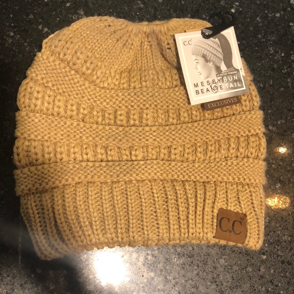 Messy bun beanie tail!!